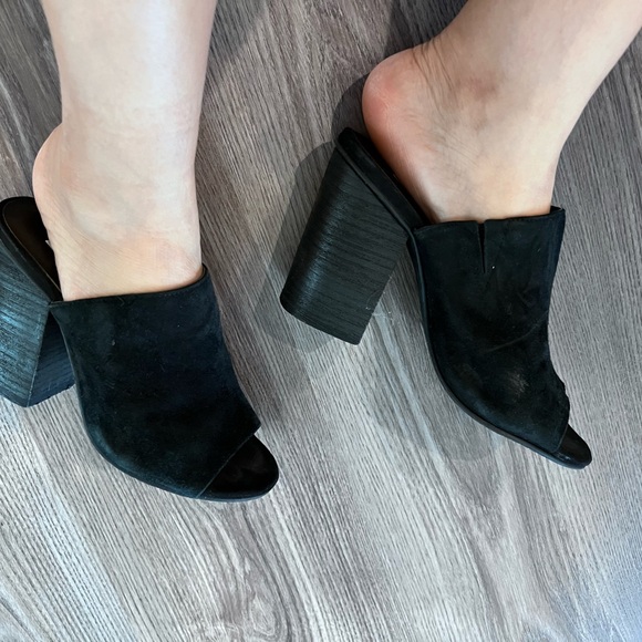 Size 4 Black Sewed Block Heel Slides - Picture 11 of 16